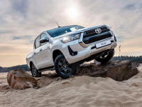 Toyota     Fortuner  Hilux