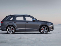 Audi Q9:        