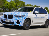 BMW приступила к тестам водородного кроссовера X5