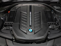 BMW прощается с мотором V12: последние «семёрки» с ним выпустят летом