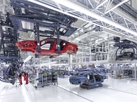 Audi подтвердила, что выпуск Q6 e-tron стартует в 2023 году, и анонсировала «зелёные» A4 и A5