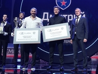 АвтоВАЗ вручил две Niva Travel KHL легендам хоккея