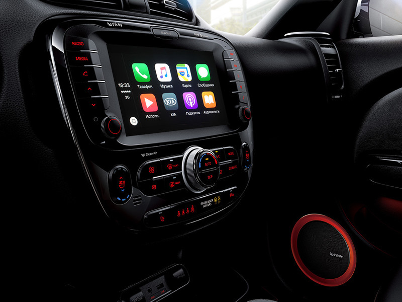  Kia     Apple CarPlay  Android Auto