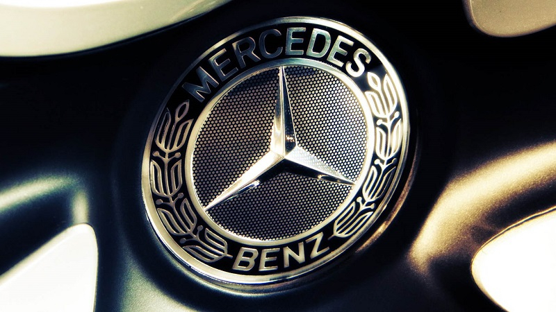      52  Mercedes-Benz