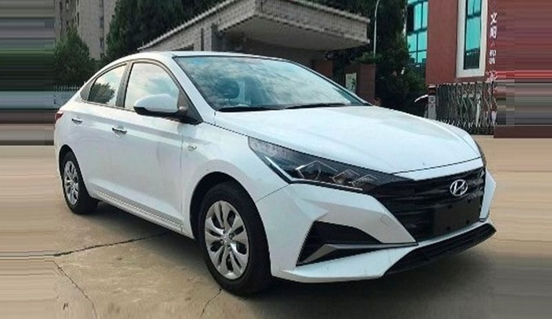  Hyundai Solaris  5 