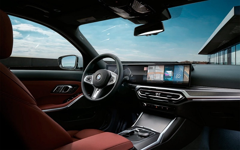  BMW  2023 .    Android